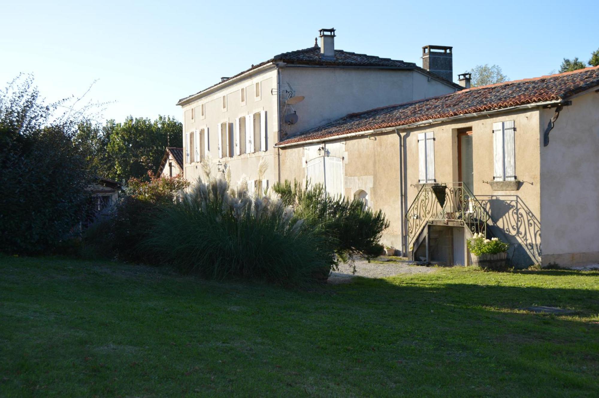La Vieille Distillerie Le Tatre Exterior photo